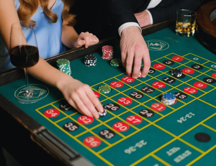 Why Baccarat Continues to Attract Casino Table Game Players