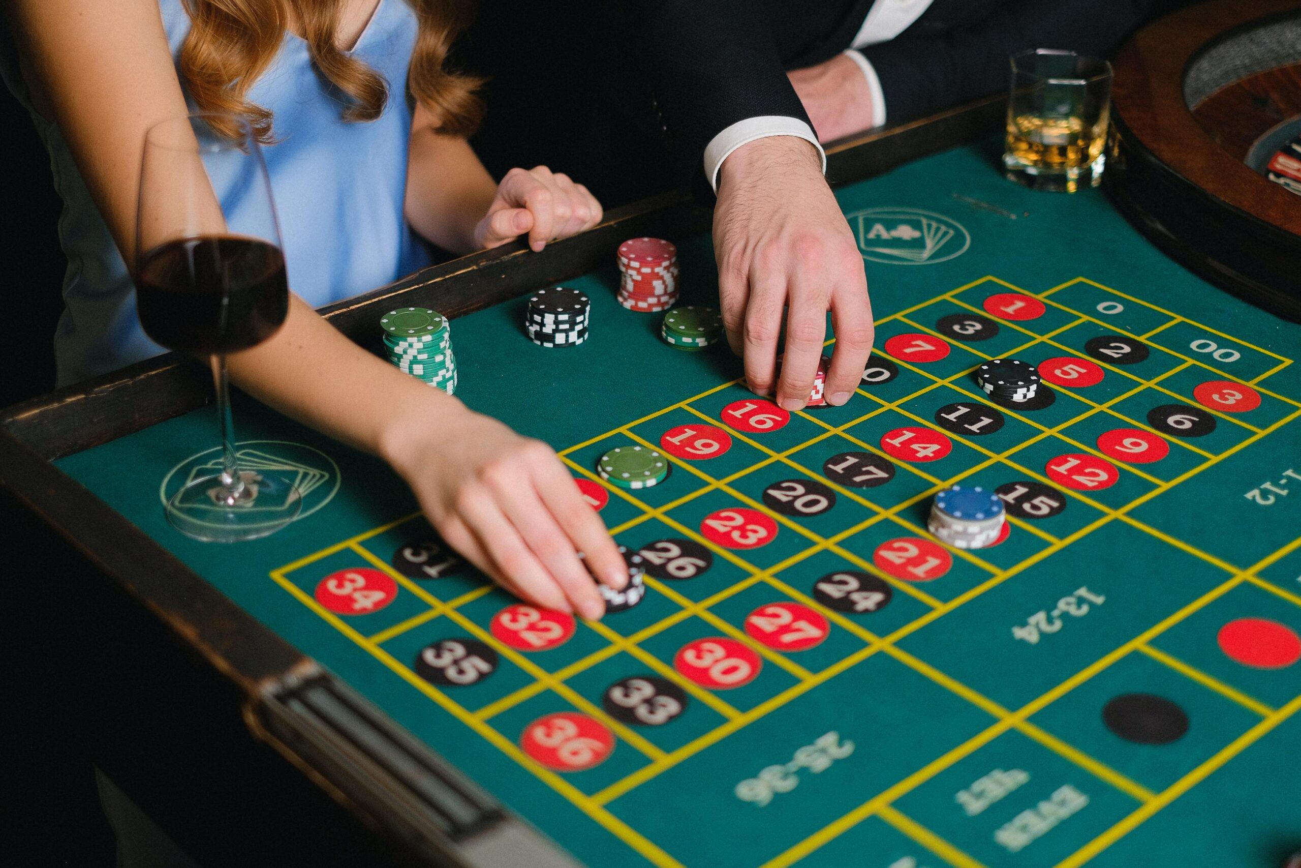Why Baccarat Continues to Attract Casino Table Game Players